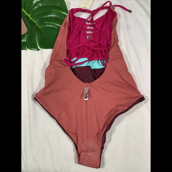 NWT $154‎ Maaji EverGreen Colorblock One-Piece Swimsuit [SZ Medium ] - Picture 10 of 11